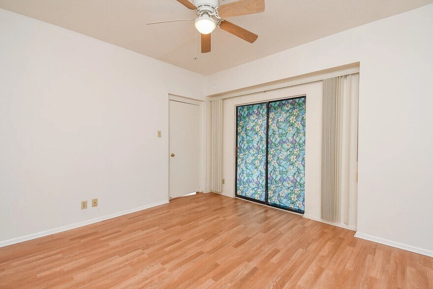Building Photo - 2211 S Braeswood Blvd