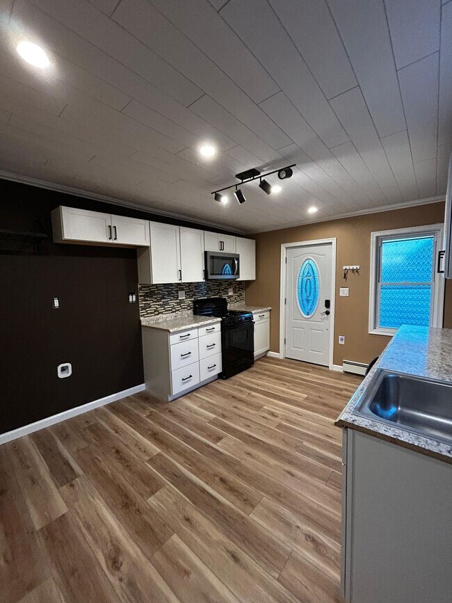 Building Photo - Beautifully Updated 2-Bedroom Home in the Heart of Scranton – $1,250/Month