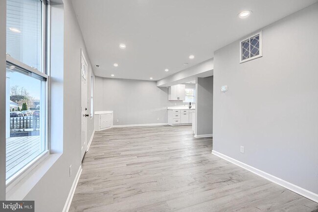 Building Photo - 9 Avenal Rd