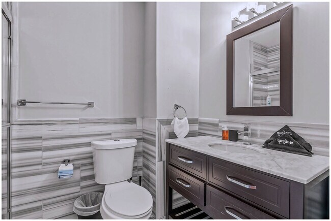 Building Photo - 1401 N 5th St