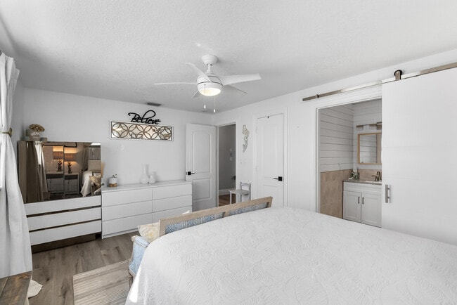 Building Photo - 1605 Treemont Ave