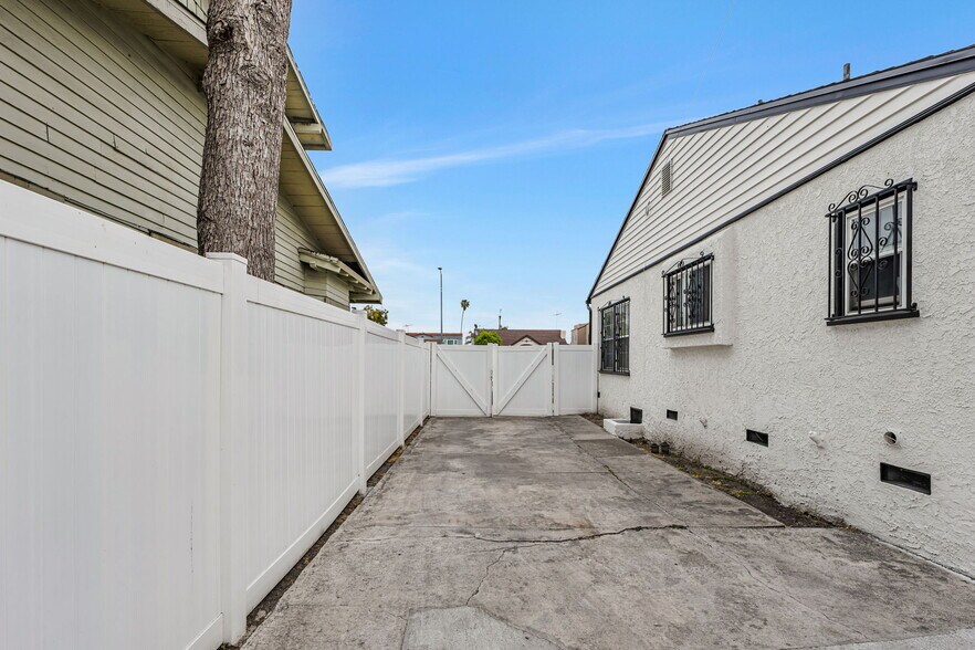Building Photo - 3841 Arlington Ave