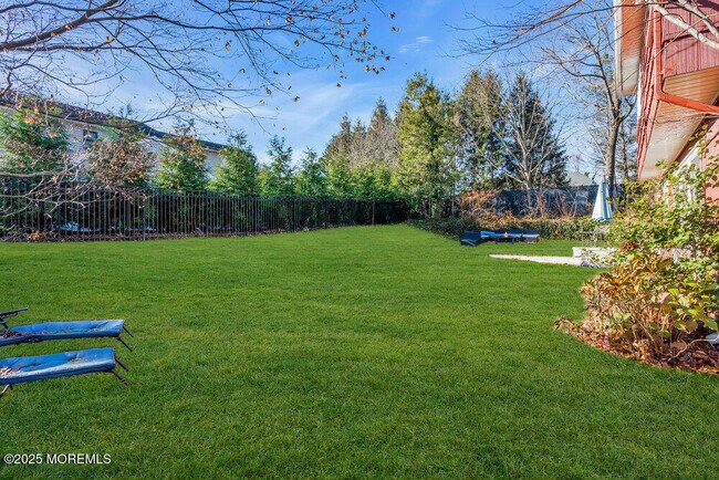 Building Photo - 260 Howard Ave