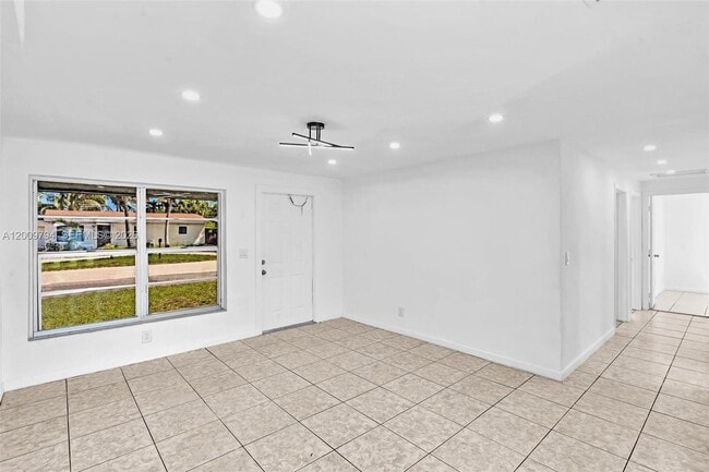 Building Photo - 4156 SW 49th Ct