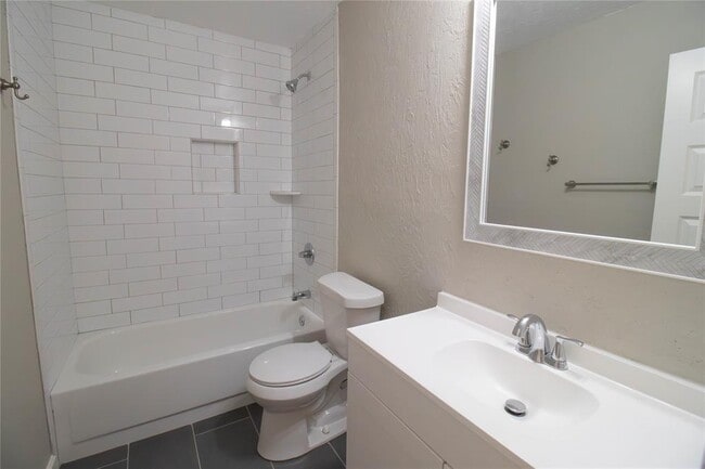 Building Photo - 525 NW 171st Terrace