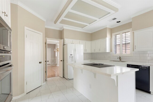 Building Photo - 3306 Redwood Lake Dr