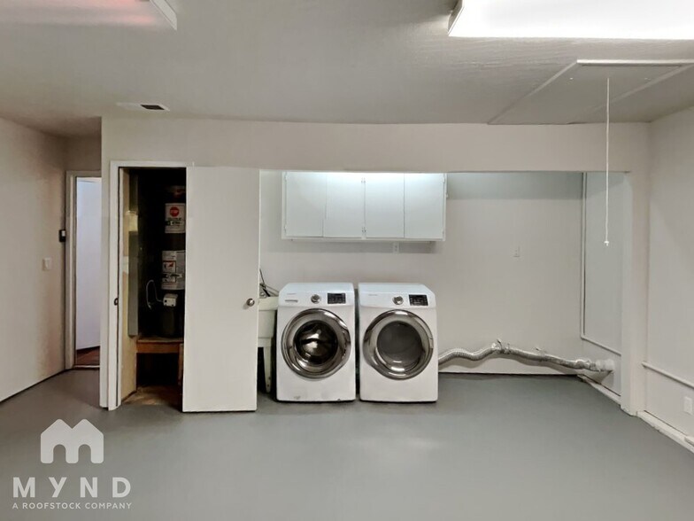 Building Photo - 5936 Marshwell Way