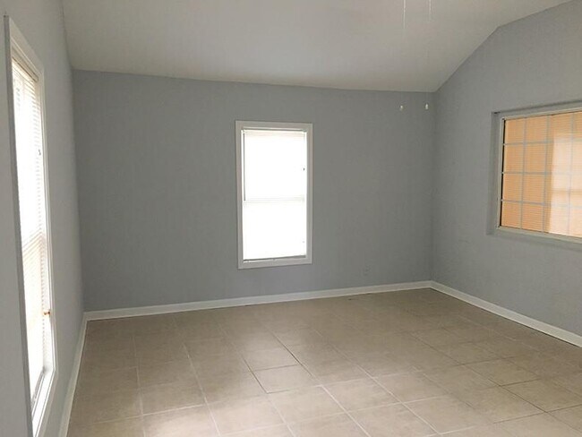 Building Photo - 2515 Freemans Walk Dr
