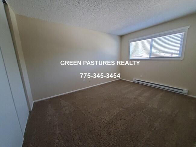 Building Photo - 388 Smithridge Park