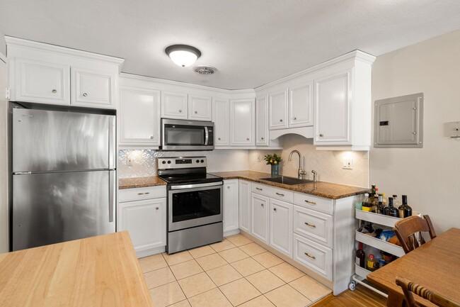 Primary Photo - Modern Kitchen - Natural Light - Close to ...