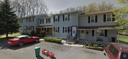 Building Photo - Two Bedroom, 1.5 Bath in Breezewood