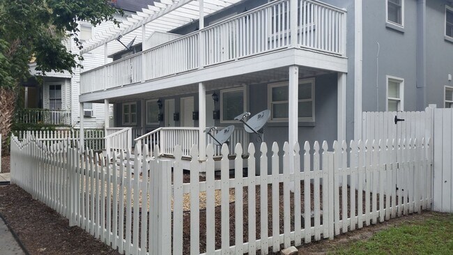 Building Photo - 414 E Park Ave