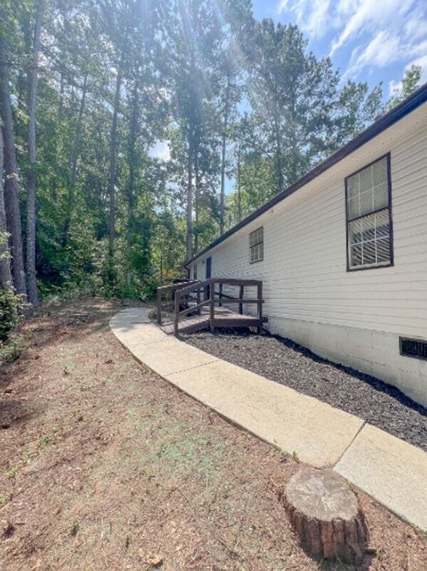 Building Photo - 7155 Pineneedle Dr SW