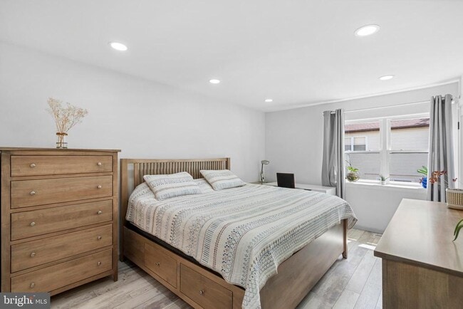 Building Photo - 838 Hendrix St