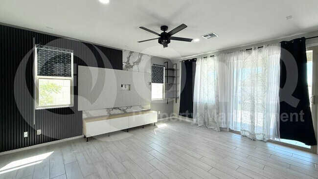 Building Photo - 26410 N Thornhill Dr