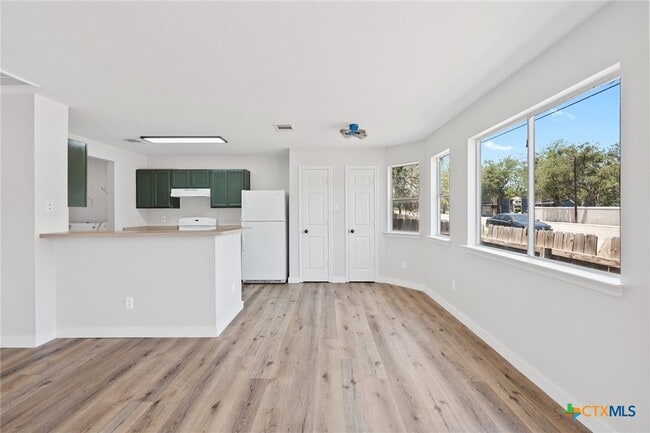 Building Photo - 107 Cedargrove