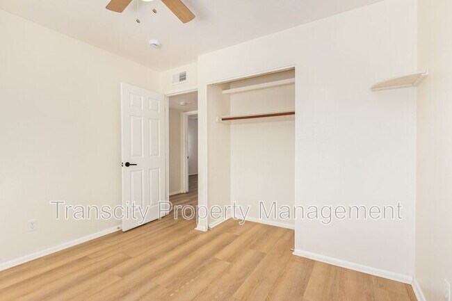 Building Photo - 429 N Merrill Rd