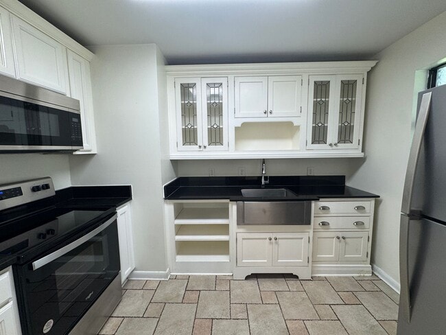 Building Photo - Ready Now! 4/2 Single Family Home in Arlington!