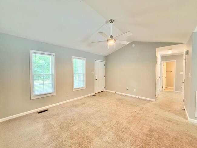 Building Photo - 119 Percheron Dr