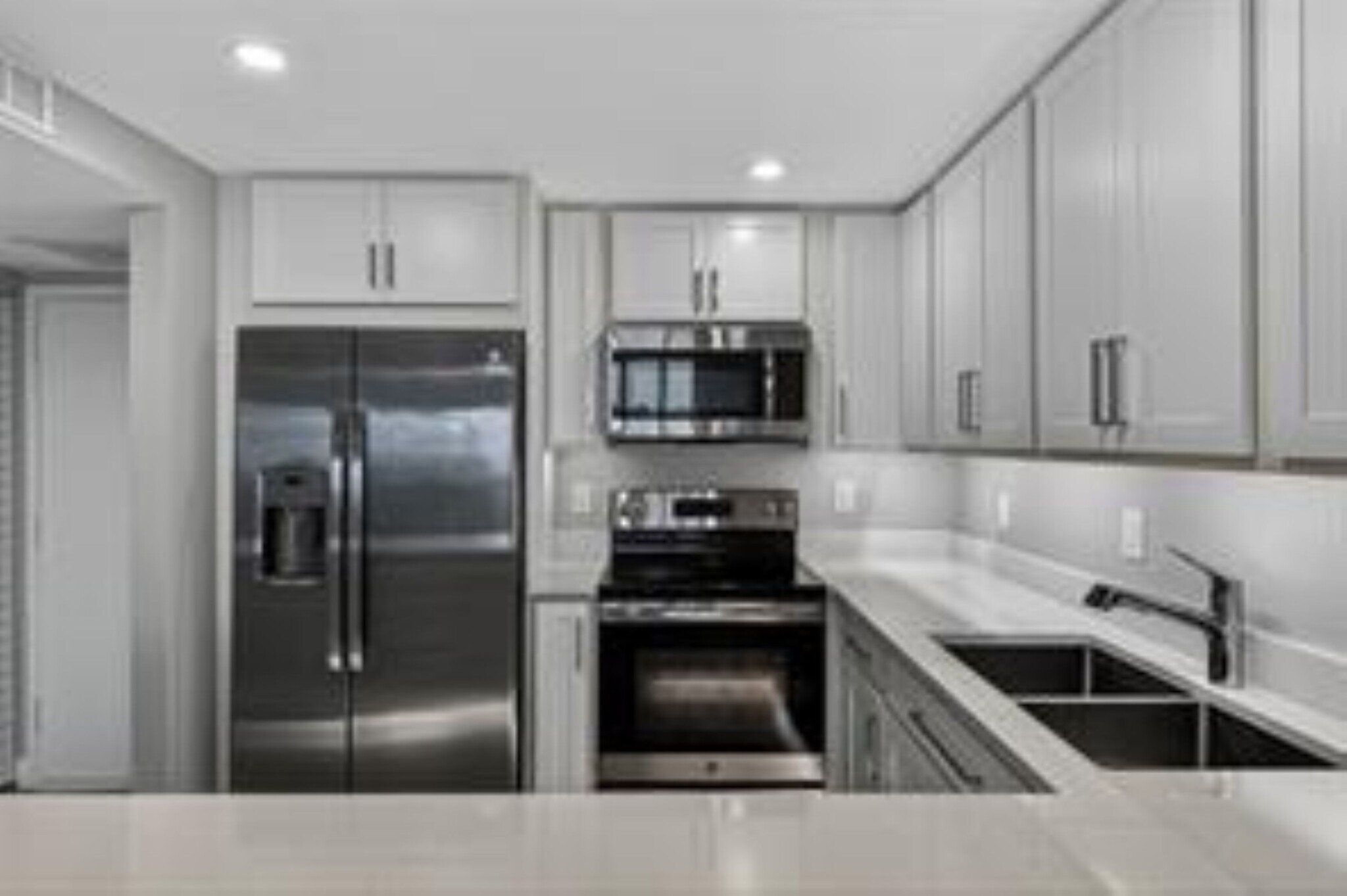 Building Photo - 1800 N Andrews Ave