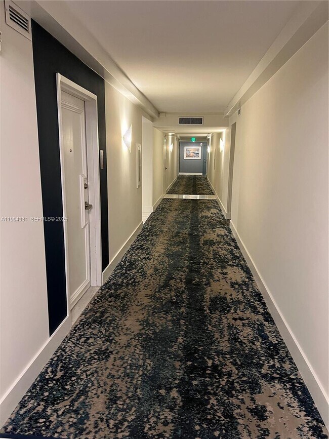 Building Photo - 2751 S Ocean Dr