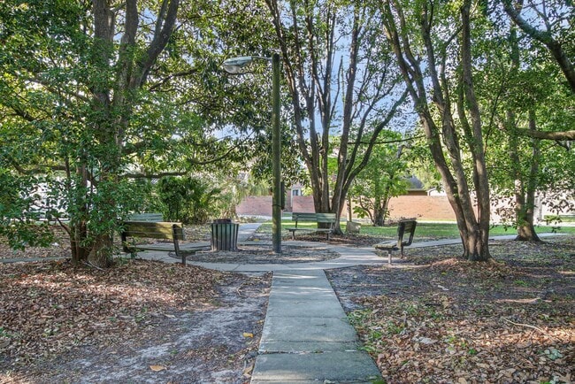 Building Photo - 513 E 36th St