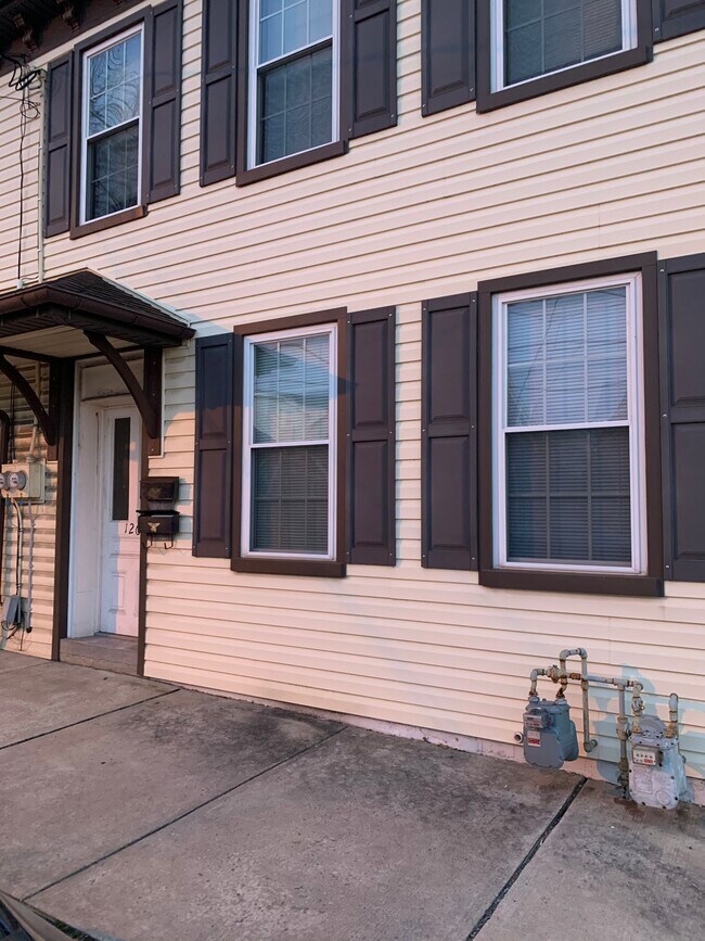 126 N Main St 126 N Main St Topton PA 19562 Apartment Finder