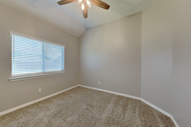 Building Photo - 5219 Whitebridge Ln