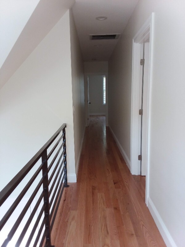 Building Photo - 2 Judge Street Path