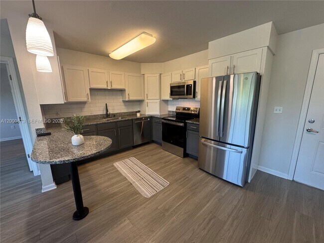 Building Photo - 448 W Georgia St