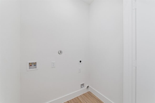 Building Photo - 2103 Holman St