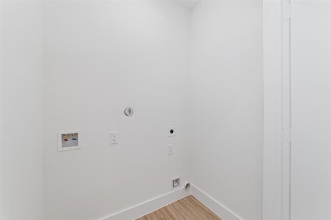 Building Photo - 2107 Holman St