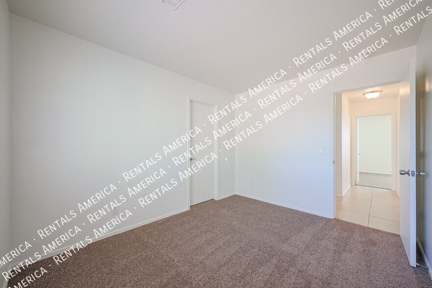 Building Photo - 17747 W Ventura St