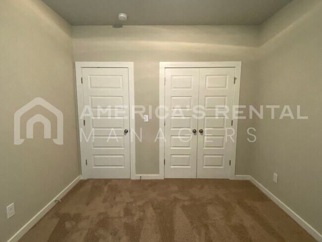 Building Photo - 115 Avalon Wy