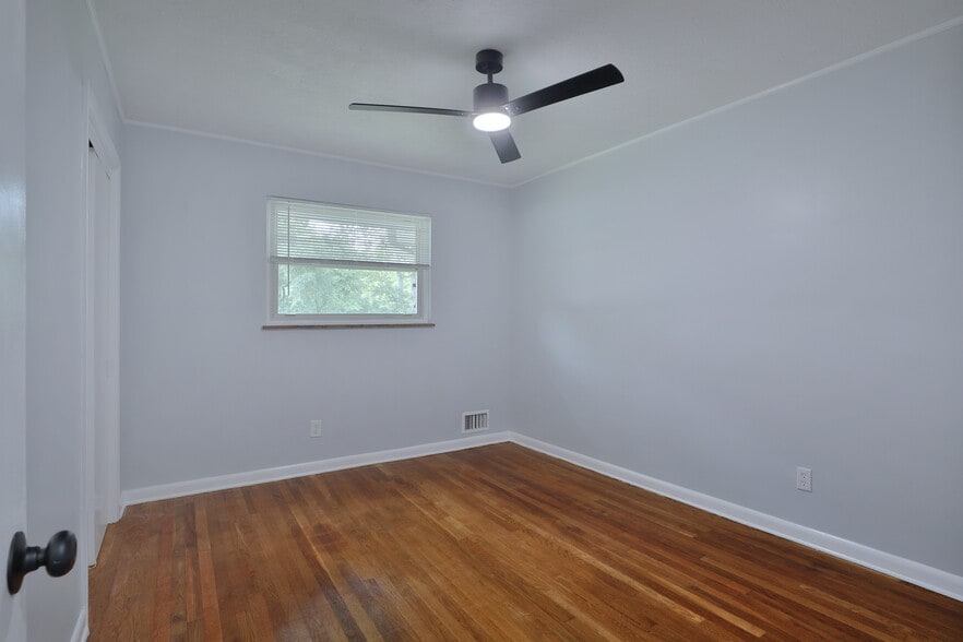 Building Photo - 4474 Starrett Rd
