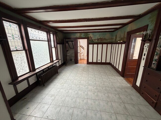 Building Photo - Spacious 4BR/3BA Home in Downtown Dover — Freshly Updated, Walk to Everything