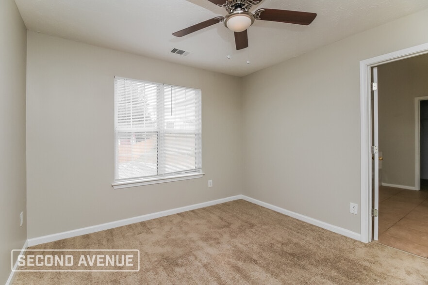 Building Photo - 5681 Spring Mill Cir