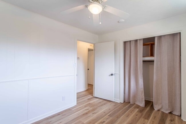 Building Photo - Close to Hike/Bike Path