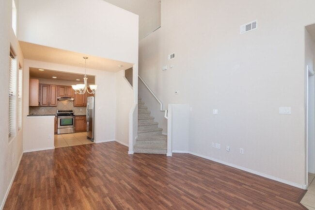 Building Photo - End Unit Townhouse Available Now!