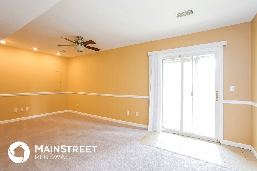Building Photo - 1304 White Oak Pl
