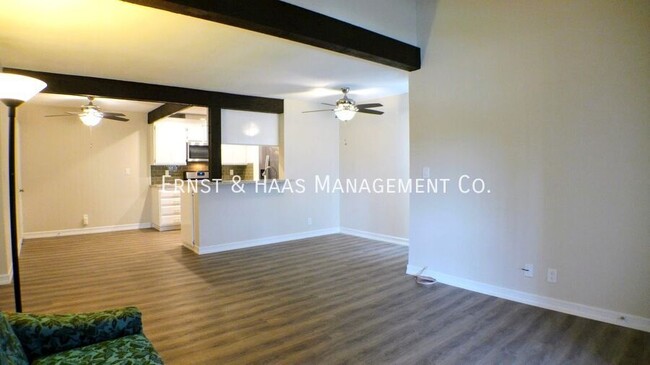Building Photo - 3707 Country Club Dr