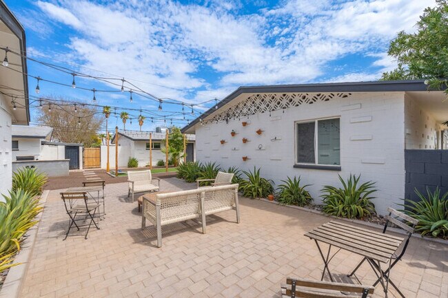 Building Photo - Fashion Square Apt1|SWVillage|Scottsdale|8...