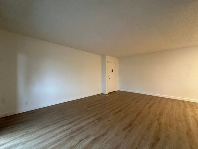 Building Photo - 1432 N Fairfax Ave