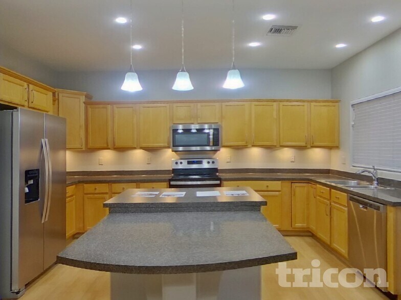 Building Photo - 6524 W Range Mule Dr