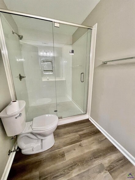 Building Photo - 213 Bayside Dr