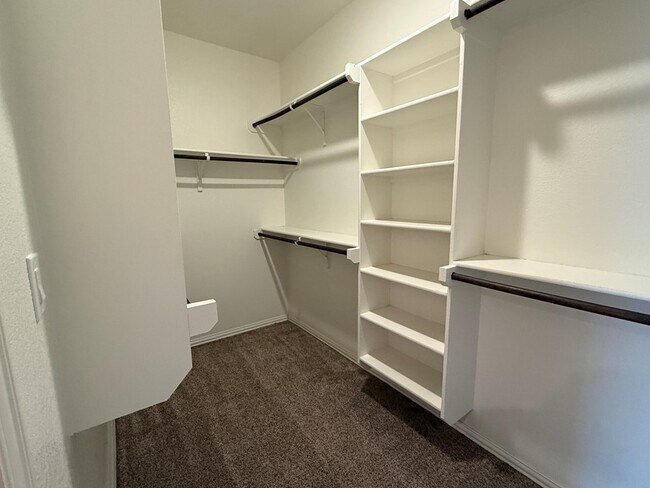 Building Photo - 7220 Cross B Rd