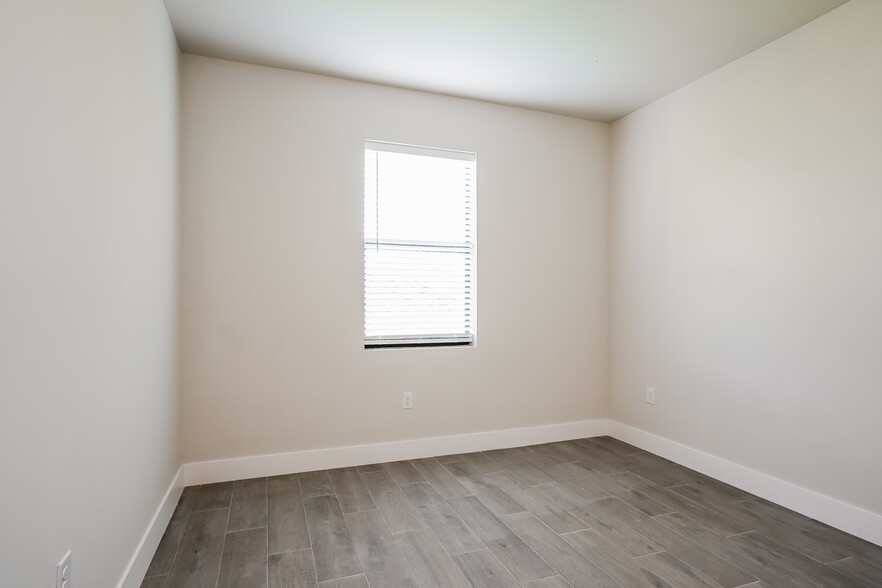 Building Photo - 6133 Hughes Ave