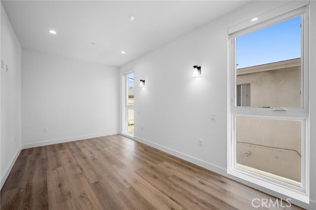 Building Photo - 10657 Moorpark St