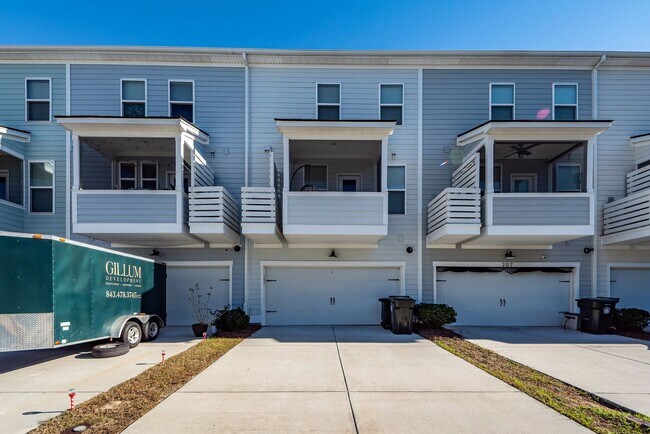 Building Photo - 4 Bedroom, 3.5 Bathroom Townhome in The Marshes at Cooper River - Charleston