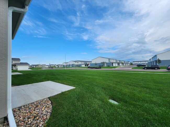 Building Photo - Brand new Townhome for rent!